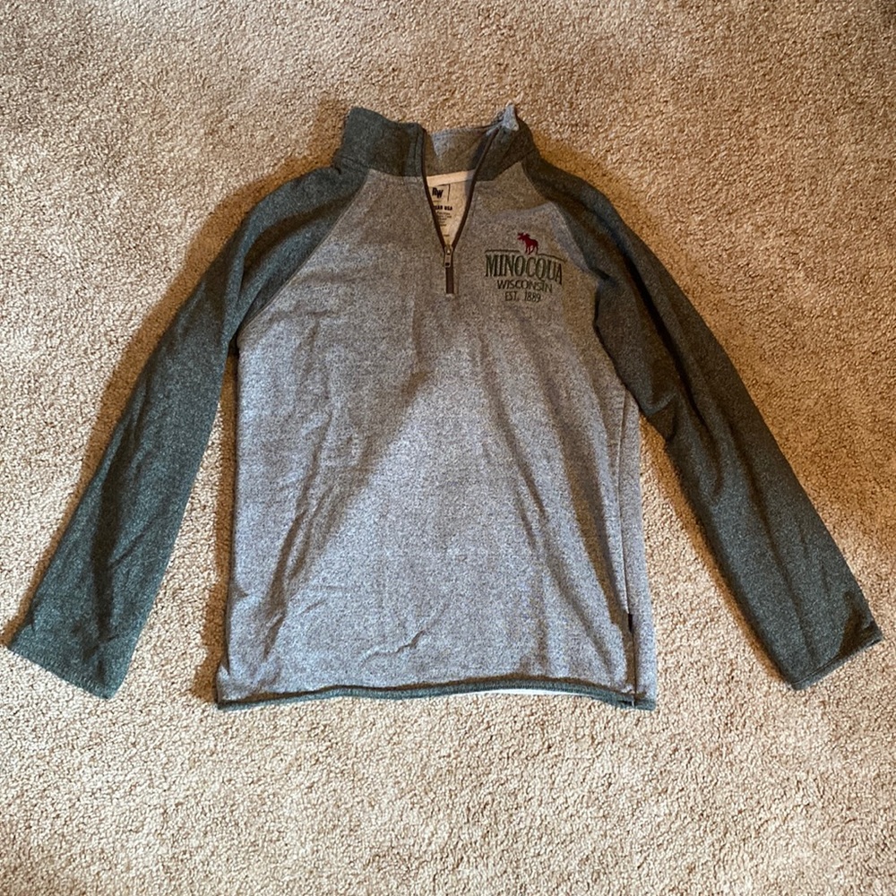 Quarter zip. Size small.